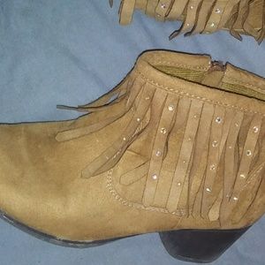 🦌Piper boots for girls sz 3 great condition